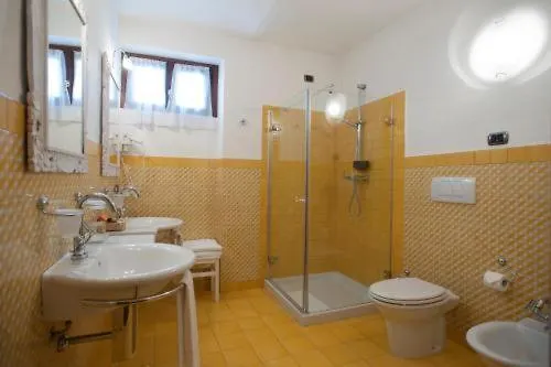 Δωμάτια σε οικογενειακή κατοικία Location Λάγος