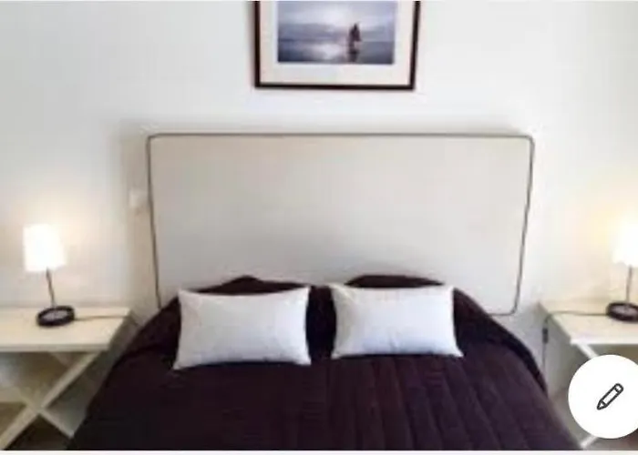 Quarto em Acomodações Particulares Location *