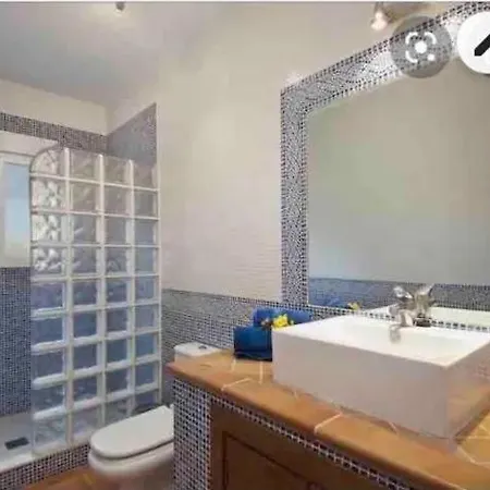 Lagos Villa Homestay *