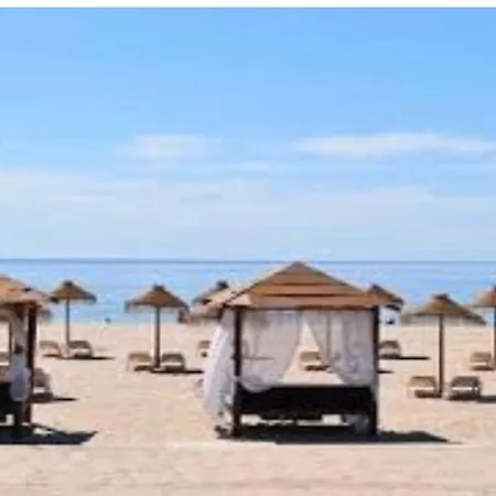 Central Rooms Lagos منزل للإقامة لاغوس
